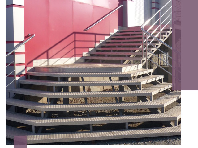 Лестницы для магазина в Щёлкове — изготовление и монтаж