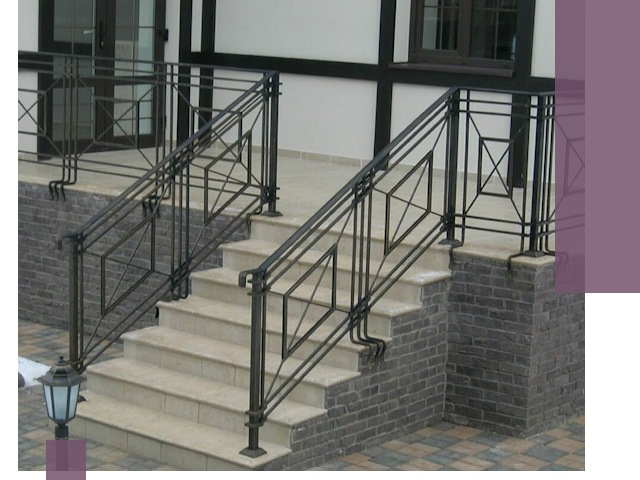 Перила для крыльца в Щёлкове — монтаж, изготовление и установка